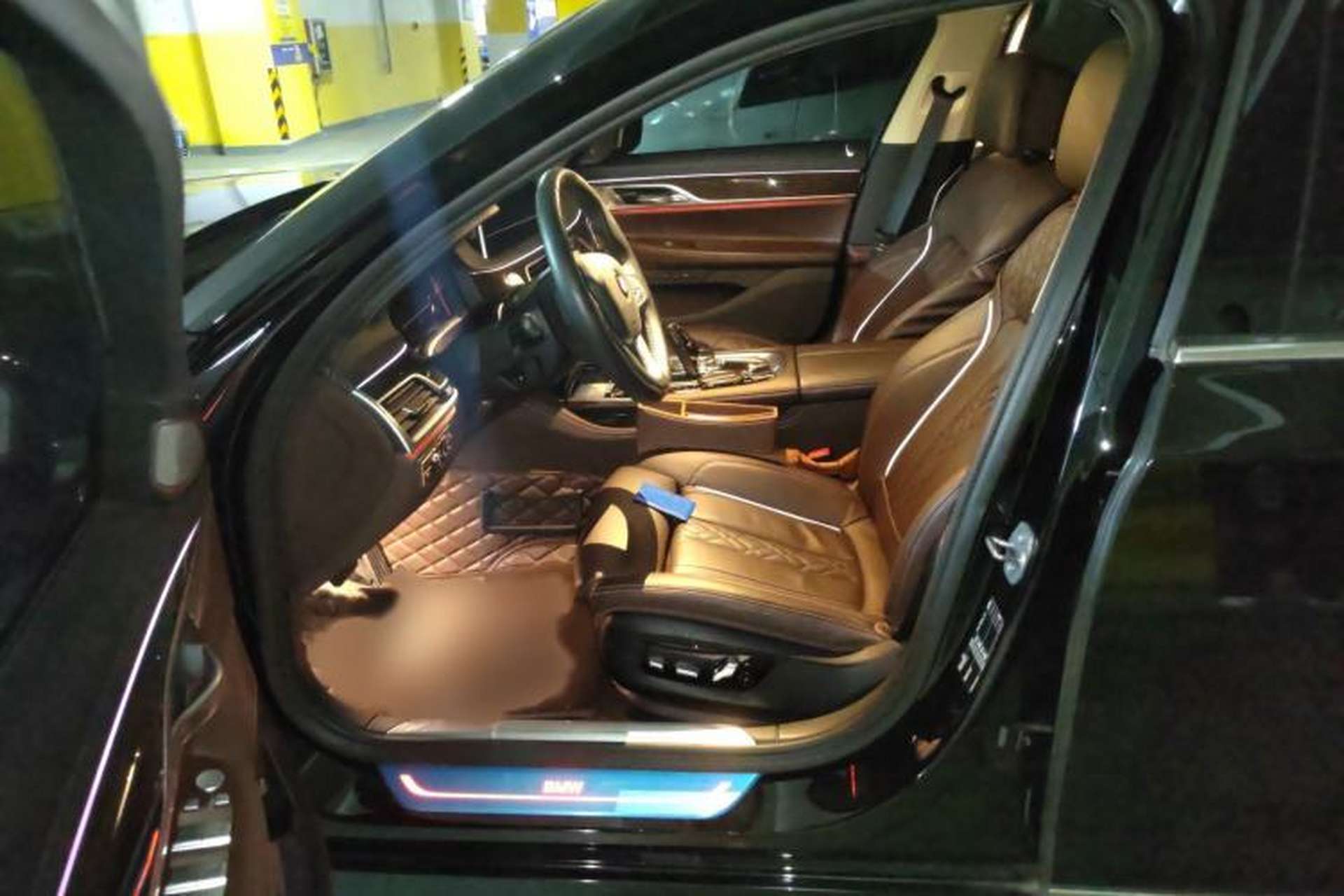 Used BMW 7 Series 2021 730Li Luxury Package Left Front Seat