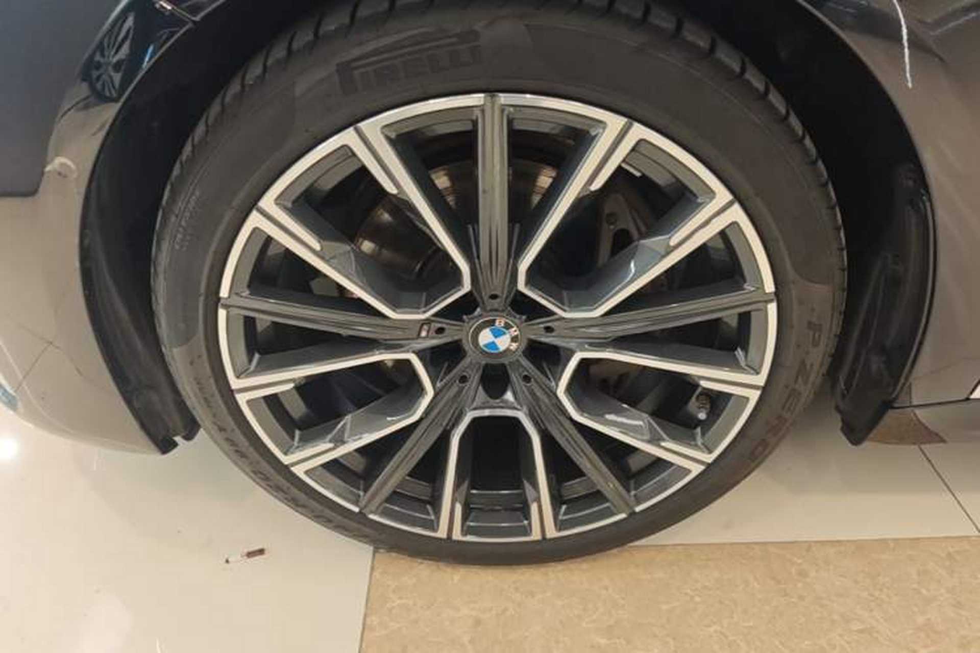 Used BMW 7 Series 2021 740Li Leading Model M Sport Package Left Front Wheel Hub