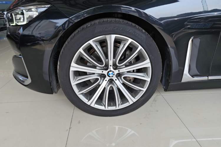 Used BMW 7 Series 2021 740Li Leading Edition Luxury Package Left Front Wheel Hub