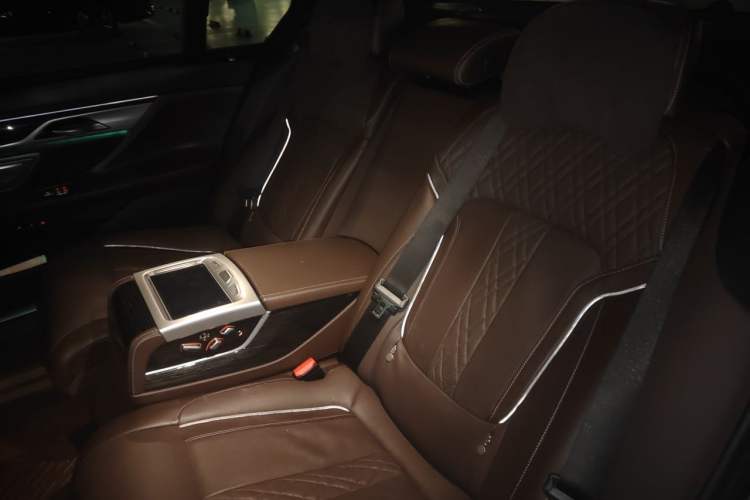 Used BMW 7 Series 2021 730Li M Sport Package Left Rear Seat