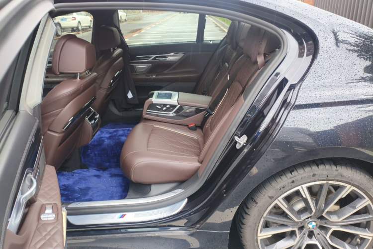 Used BMW 7 Series 2021 740Li Leading Model M Sport Package Left Rear Seat