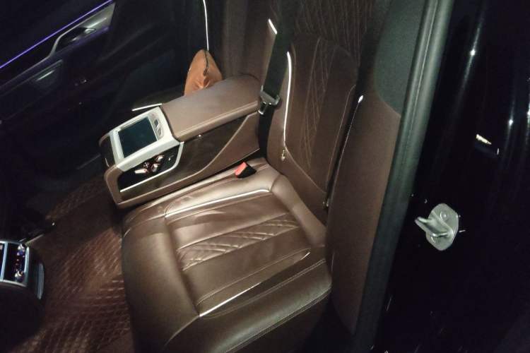 Used BMW 7 Series 2021 730Li Luxury Package Left Rear Seat