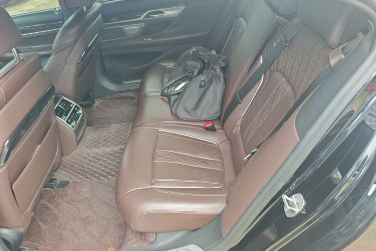 Used BMW 7 Series 2021 740Li Leading Model M Sport Package Left Rear Seat