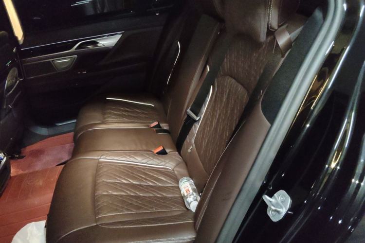 Used BMW 7 Series 2021 740Li Leading Model M Sport Package Left Rear Seat