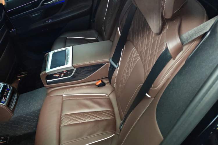 Used BMW 7 Series 2021 730Li M Sport Package Left Rear Seat