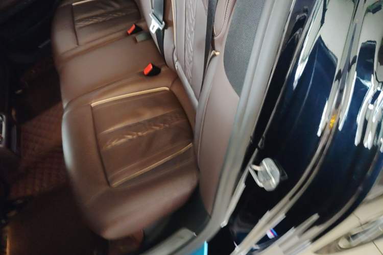 Used BMW 7 Series 2021 730Li M Sport Package Left Rear Seat