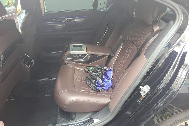 Used BMW 7 Series 2021 730Li M Sport Package Left Rear Seat