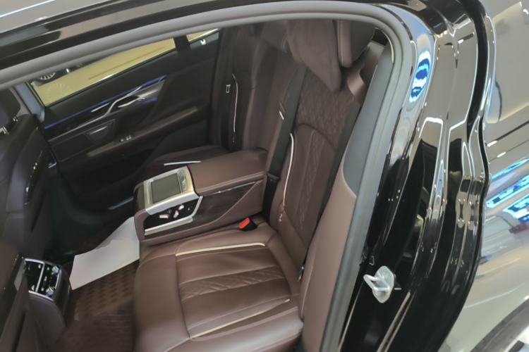 Used BMW 7 Series 2021 730Li Luxury Package Left Rear Seat