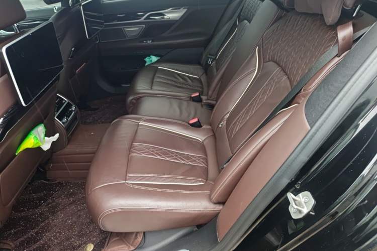 Used BMW 7 Series 2021 730Li M Sport Package Left Rear Seat