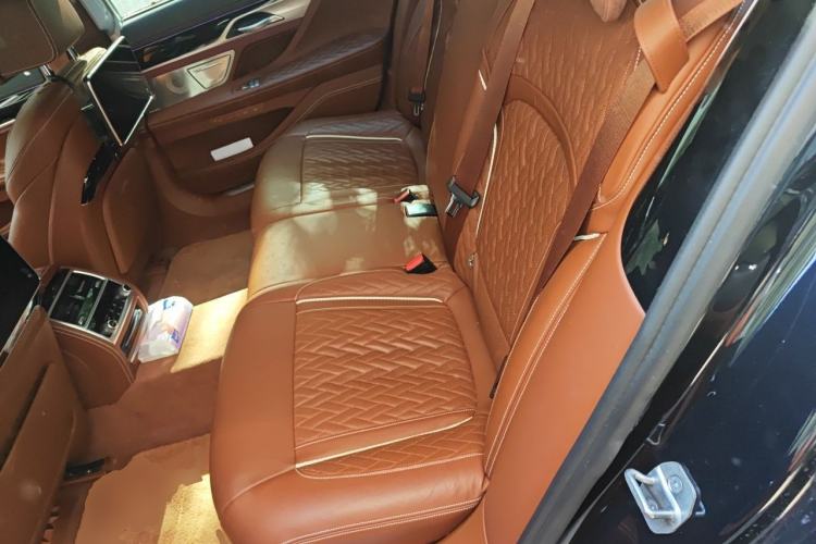 Used BMW 7 Series 2021 740Li xDrive Executive M Sport Package Left Rear Seat
