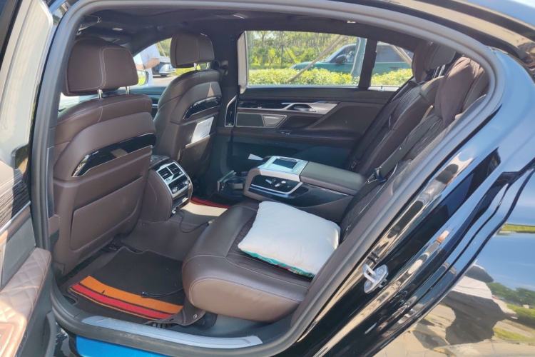 Used BMW 7 Series 2021 740Li Leading Model M Sport Package Left Rear Seat