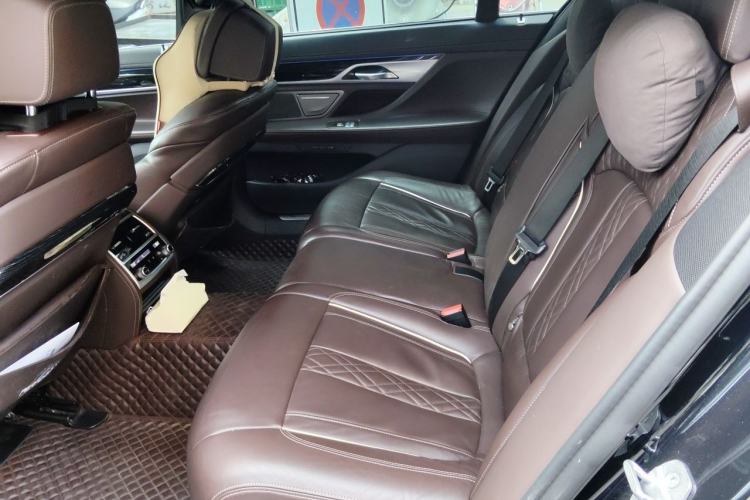 Used BMW 7 Series 2021 730Li M Sport Package Left Rear Seat