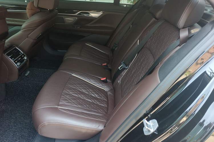 Used BMW 7 Series 2021 740Li Leading Model M Sport Package Left Rear Seat