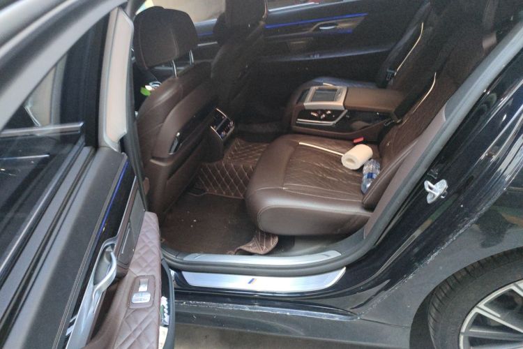 Used BMW 7 Series 2021 740Li Leading Model M Sport Package Left Rear Seat