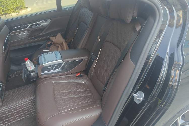 Used BMW 7 Series 2021 740Li Leading Model M Sport Package Left Rear Seat