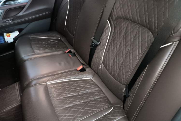 Used BMW 7 Series 2021 740Li Leading Model M Sport Package Left Rear Seat