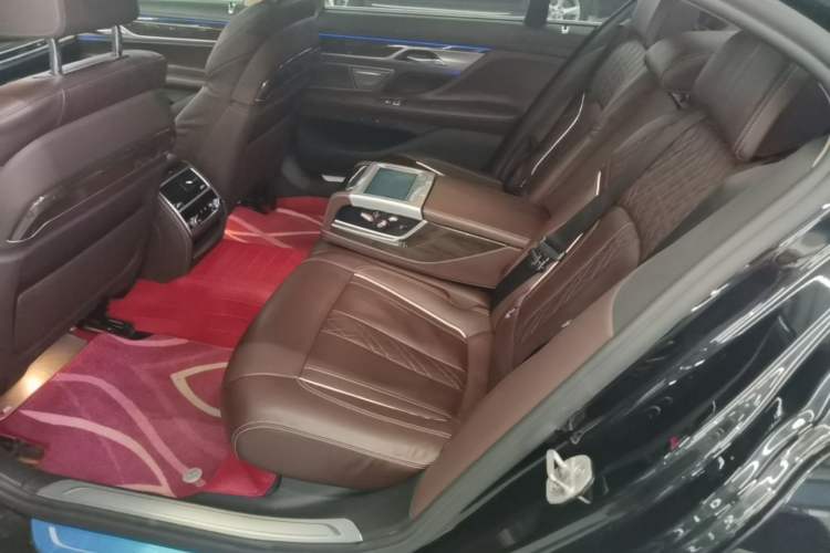 Used BMW 7 Series 2021 730Li Luxury Package Left Rear Seat