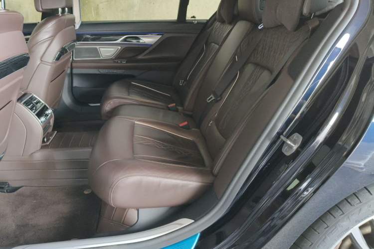 Used BMW 7 Series 2021 730Li M Sport Package Left Rear Seat