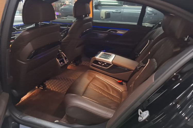 Used BMW 7 Series 2021 730Li M Sport Package Left Rear Seat