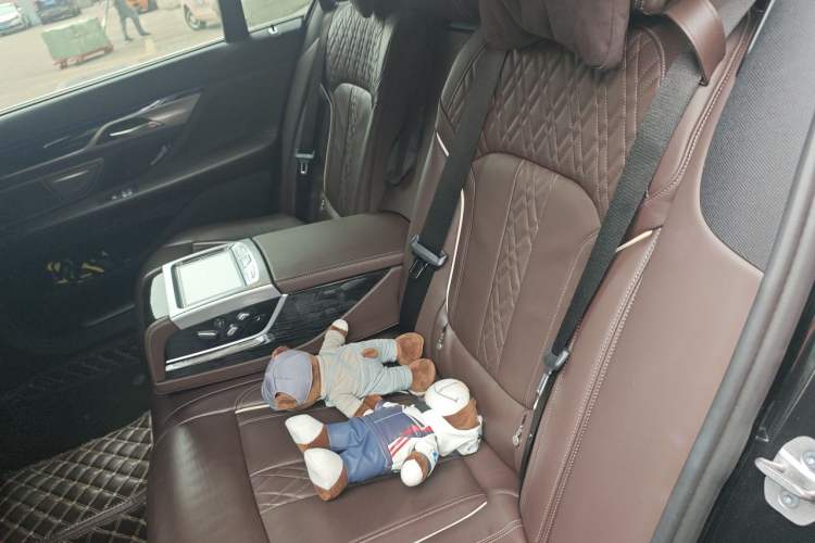 Used BMW 7 Series 2021 730Li M Sport Package Left Rear Seat