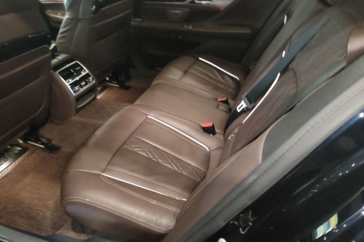 Used BMW 7 Series 2021 730Li M Sport Package Left Rear Seat