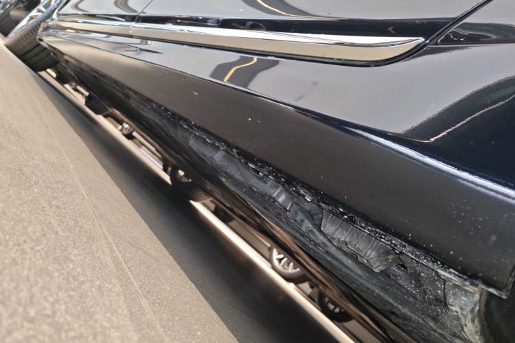 Used BMW 7 Series 2021 730Li M Sport Package Left Side Sill