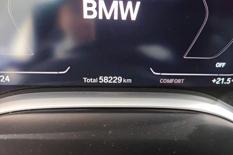 Used BMW 7 Series 2021 740Li xDrive Executive M Sport Package Odometer Close Up
