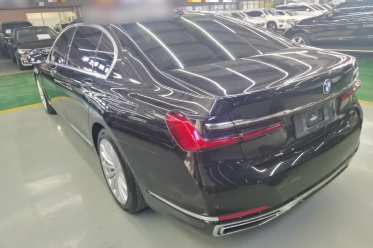 Used BMW 7 Series 2021 730Li Luxury Package Rear Left 45 Deg