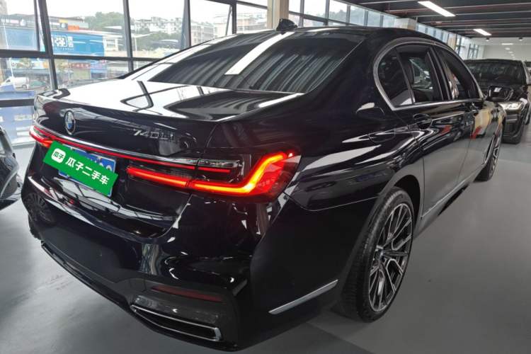 Used BMW 7 Series 2021 730Li M Sport Package Rear Right 45 Deg