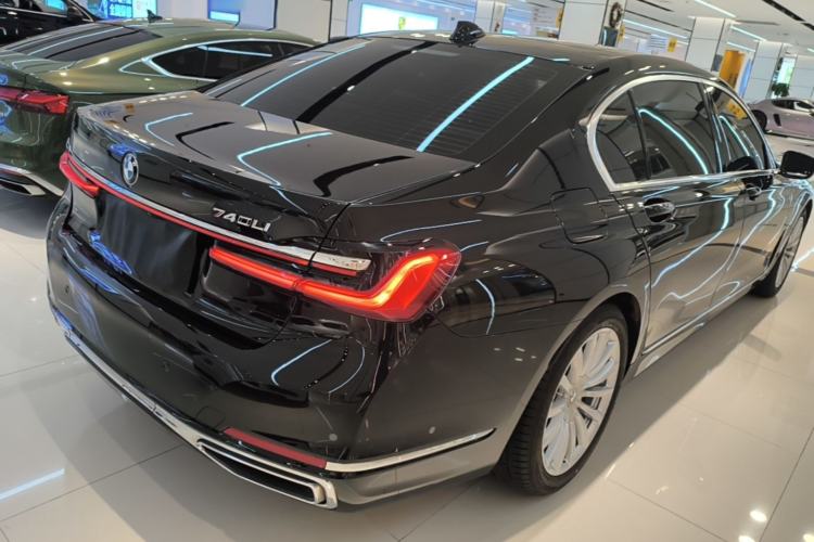 Used BMW 7 Series 2021 730Li Luxury Package Rear Right 45 Deg