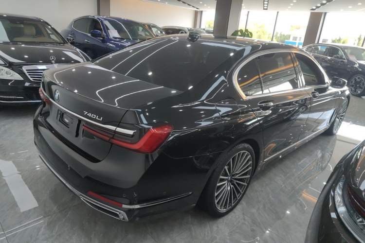 Used BMW 7 Series 2021 740Li Leading Edition Luxury Package Rear Right 45 Deg