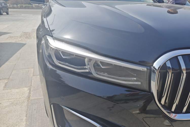 Used BMW 7 Series 2021 740Li Leading Edition Luxury Package Right Front Headlight