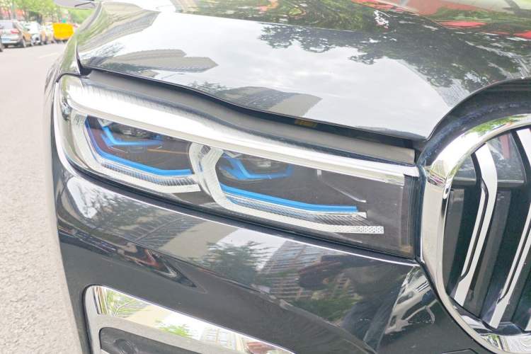 Used BMW 7 Series 2021 740Li Luxury Edition M Sport Package Right Front Headlight