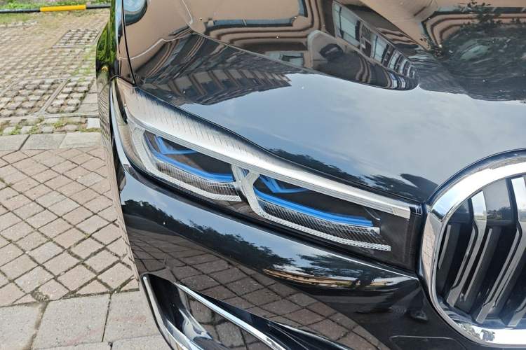 Used BMW 7 Series 2021 740Li Luxury Edition with Premium Package Right Front Headlight