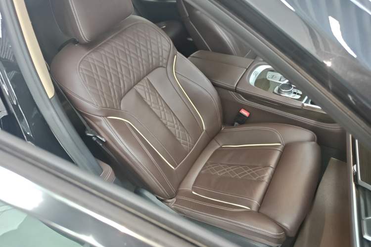 Used BMW 7 Series 2021 730Li Luxury Package Right Front Seat
