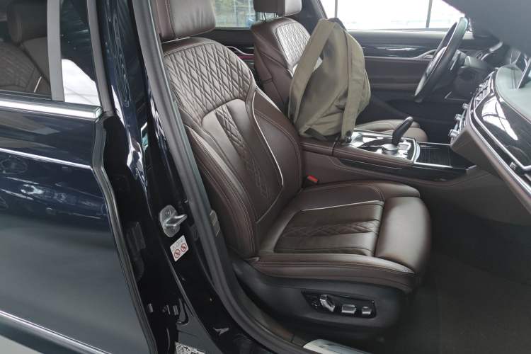 Used BMW 7 Series 2021 730Li M Sport Package Right Front Seat
