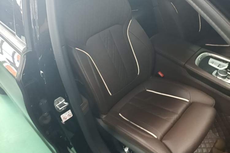 Used BMW 7 Series 2021 730Li M Sport Package Right Front Seat