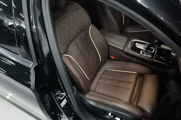 Used BMW 7 Series 2021 730Li M Sport Package Right Front Seat