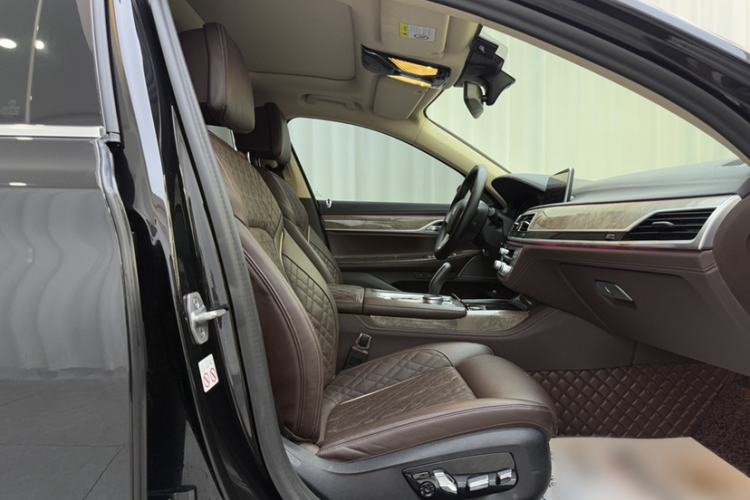 Used BMW 7 Series 2021 740Li Leading Edition Luxury Package Right Front Seat