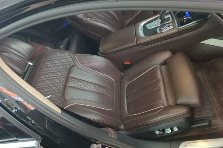 Used BMW 7 Series 2021 730Li Luxury Package Right Front Seat