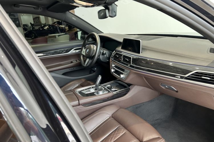 Used BMW 7 Series 2021 730Li M Sport Package Right Front Seat