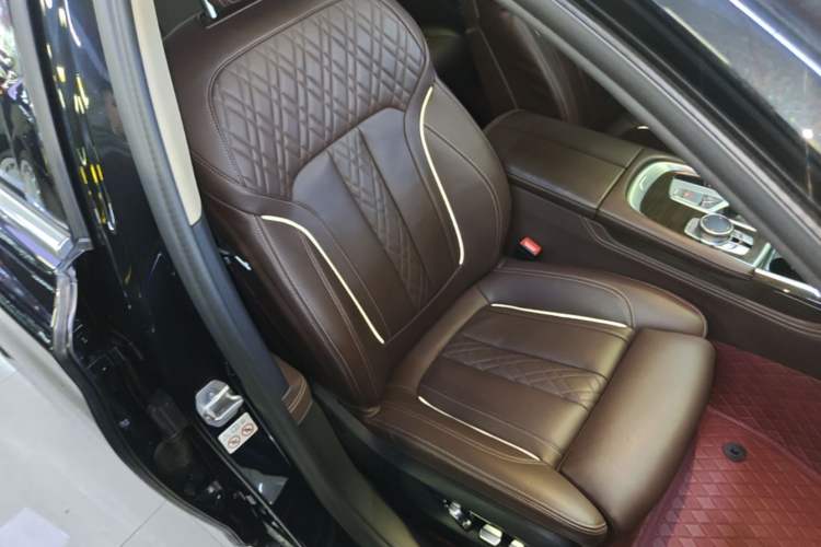 Used BMW 7 Series 2021 730Li Luxury Package Right Front Seat