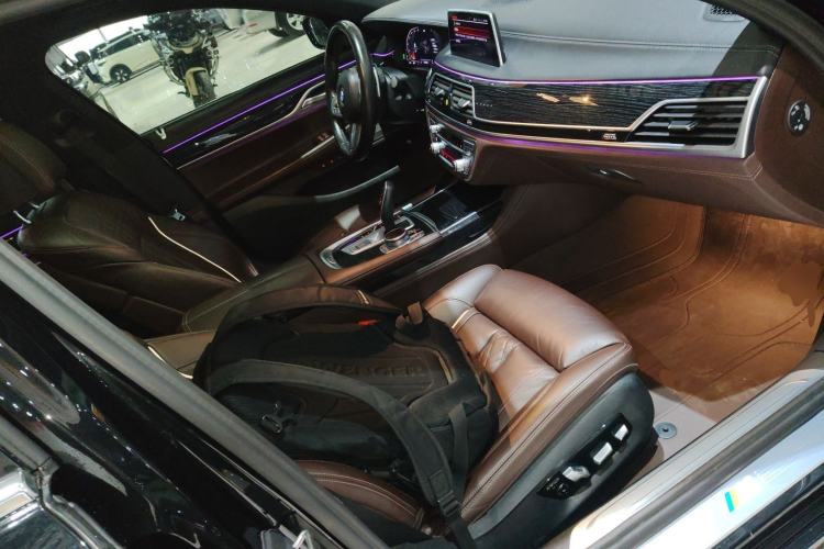 Used BMW 7 Series 2021 730Li M Sport Package Right Front Seat