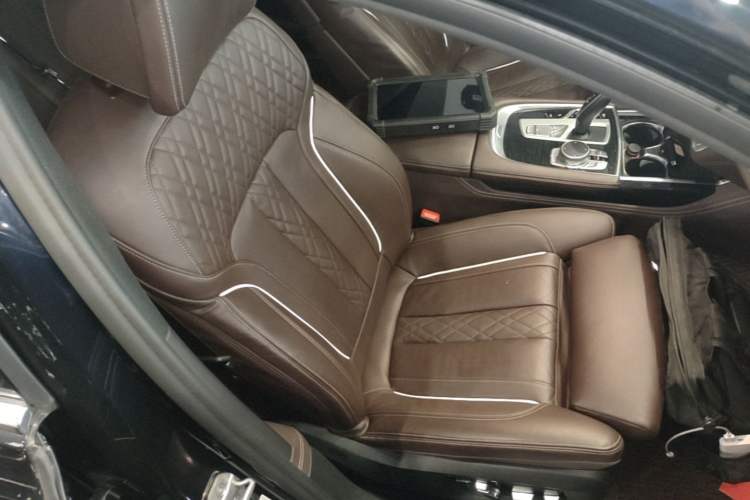 Used BMW 7 Series 2021 730Li M Sport Package Right Front Seat