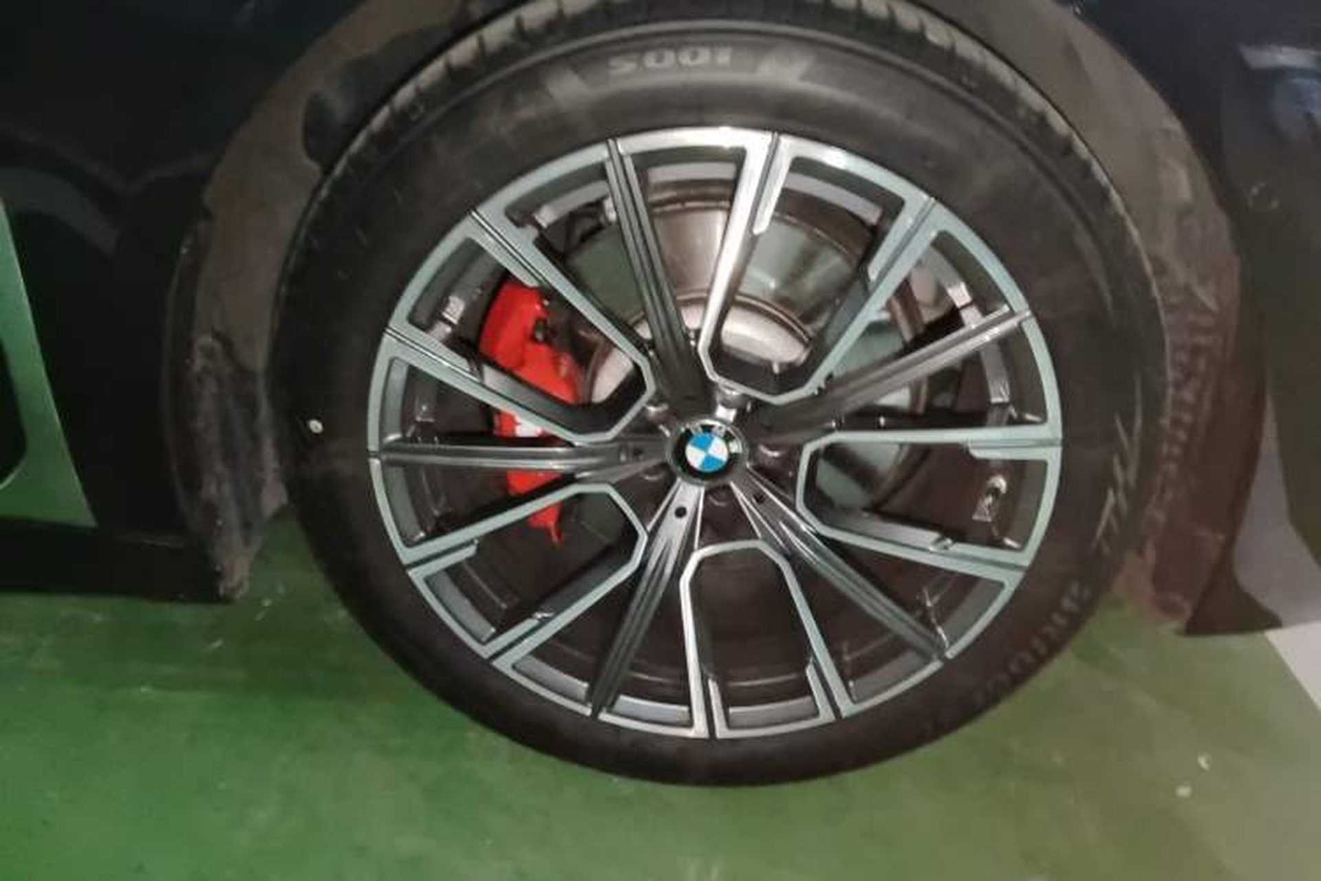Used BMW 7 Series 2021 730Li M Sport Package Right Front Wheel Hub