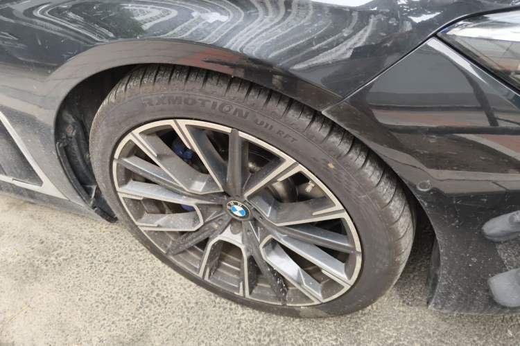 Used BMW 7 Series 2021 730Li M Sport Package Right Front Wheel Hub