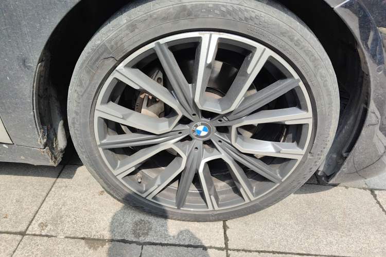 Used BMW 7 Series 2021 740Li Leading Model M Sport Package Right Front Wheel Hub