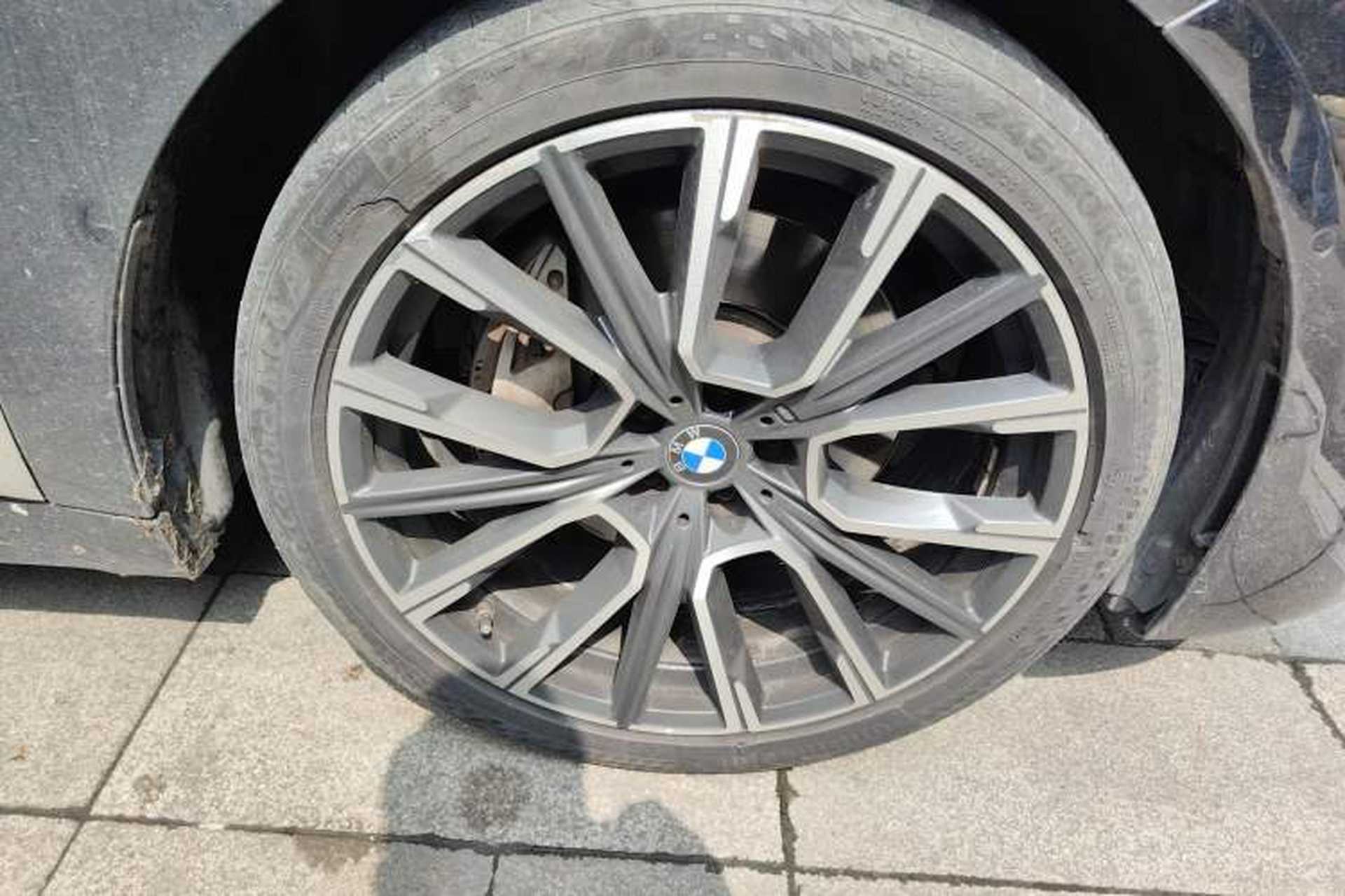 Used BMW 7 Series 2021 740Li Leading Model M Sport Package Right Front Wheel Hub