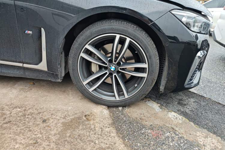 Used BMW 7 Series 2021 730Li M Sport Package Right Front Wheel Hub