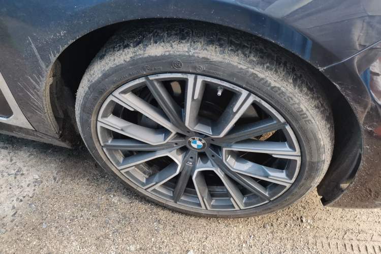 Used BMW 7 Series 2021 740Li Leading Model M Sport Package Right Front Wheel Hub